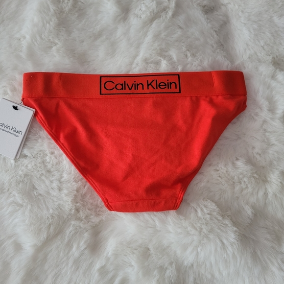 ❤️‍🔥CALVIN KLEIN BRAND NEW BRALETTE AND BIKINI SET SIZE S - Picture 16 of 16